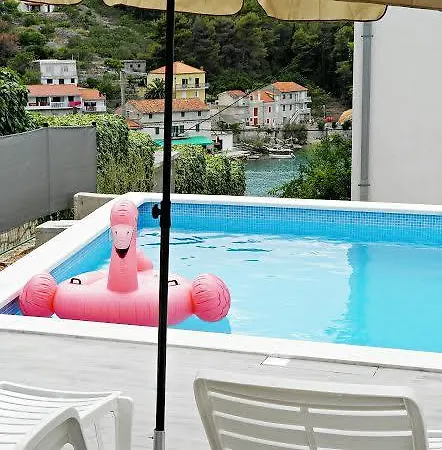 Apartment Barunesa *