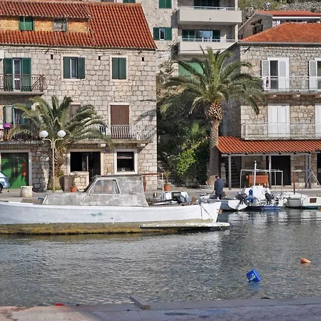 Barunesa Apartment